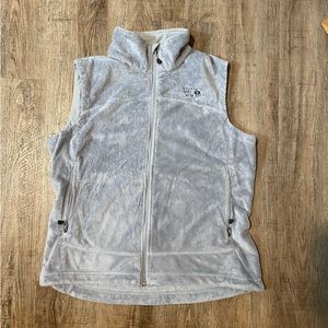Mountain hardwear vest